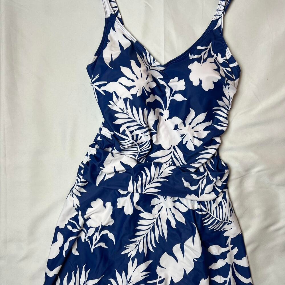 Blue and white floral print